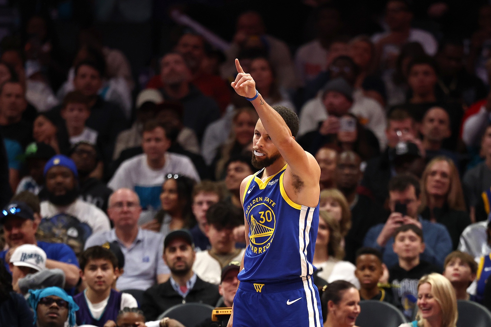 勇士賽季末段戰(zhàn)略清晰 庫里傷情管理直指樂透簽位