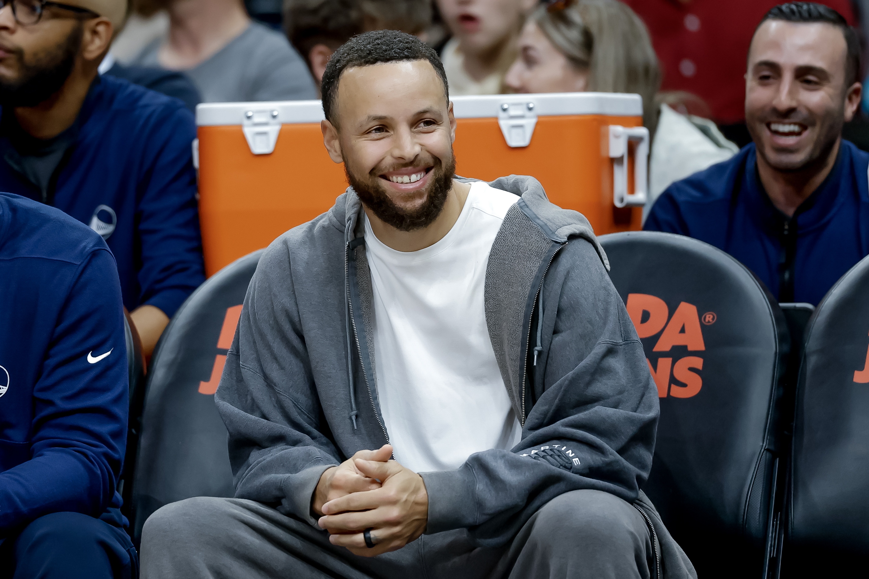 勇士媒體人呼吁庫里賽季末復(fù)出 助隊沖擊附加賽