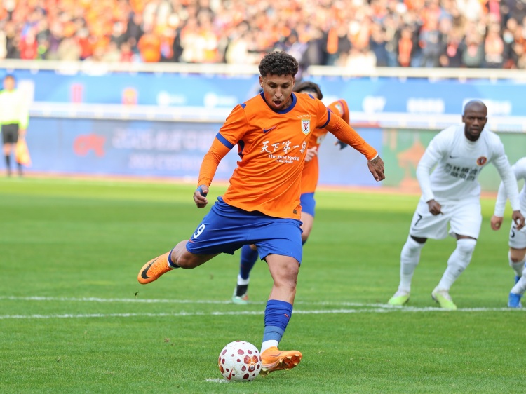 泰山前五輪9分低于預(yù)期 韓鵬戰(zhàn)術(shù)調(diào)整與傷病潮成焦點